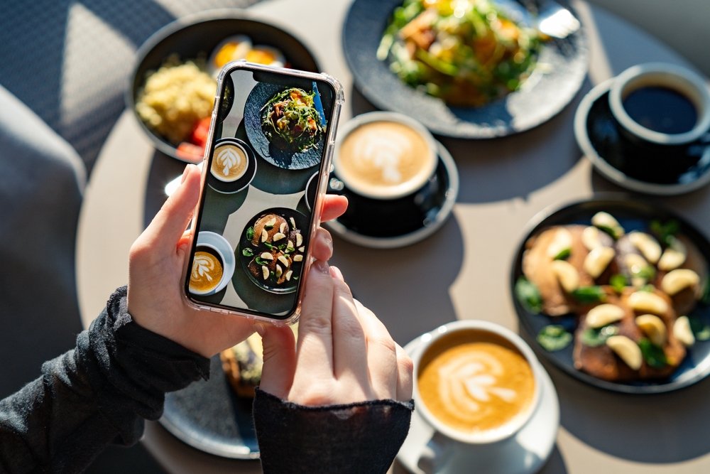 تصوير الأطباق باحتراف: السرّ الخفي لزيادة الطلبات أونلاين